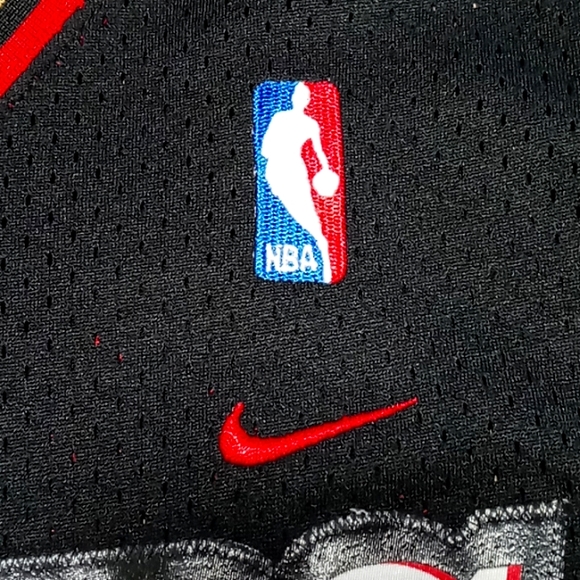 Vintage NIKE "Sixers" Allen Iverson Replica Jersey - Picture 4 of 9